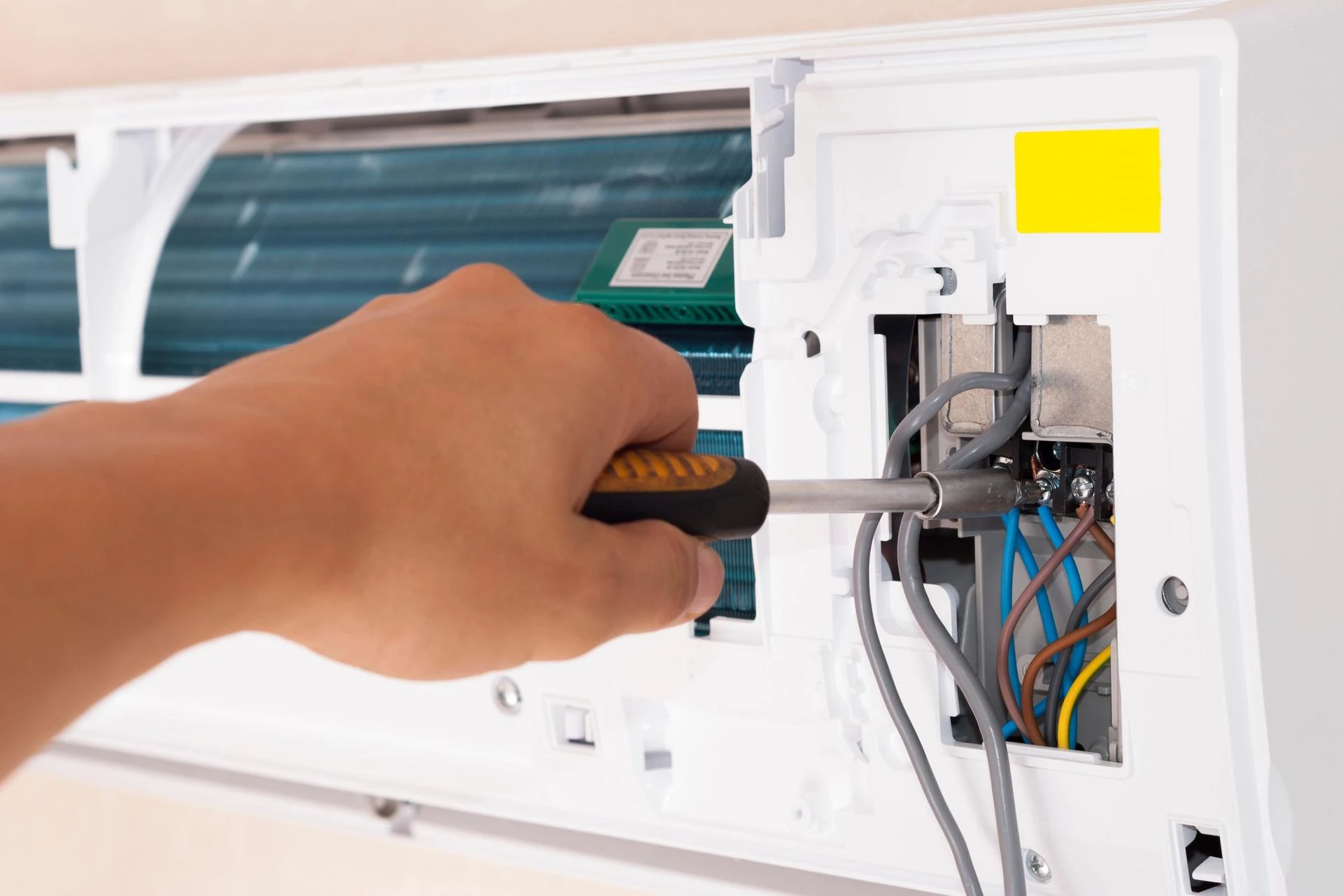 air-conditioning-installing-repair-condition-image-3